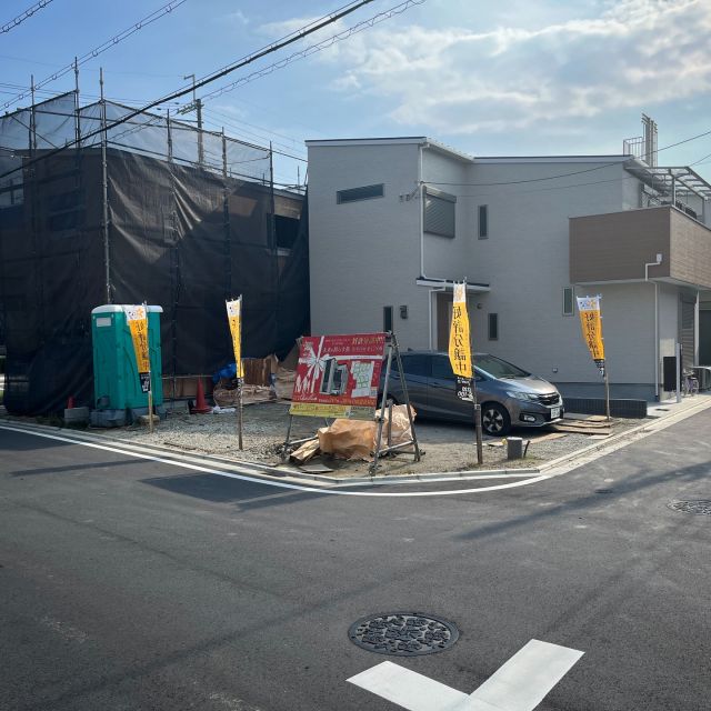 「エトワールヴィル加納７丁目アステラス」続々とお家が建ってきています♪モデルハウスも建築中です♪
#加納 
#東大阪市新築 
#東大阪市モデルハウス 
#東大阪市自由設計 
#東大阪市マイホーム
